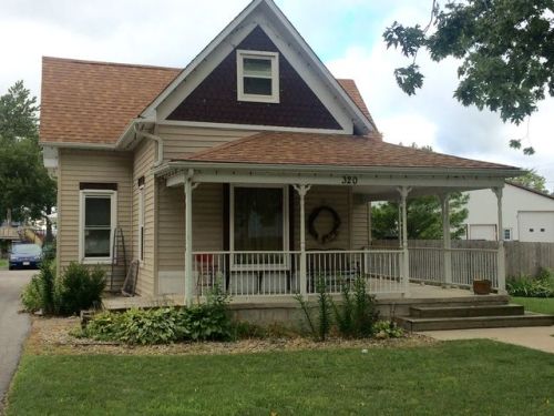 320 Main St, Gifford, IL 61847-9604