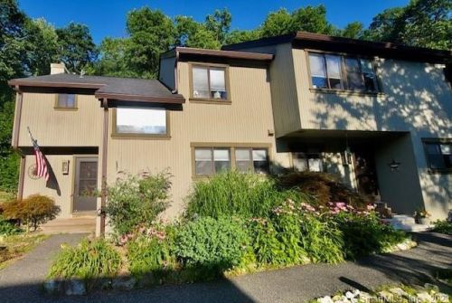3 Fox Run, Woodbury, CT 06798-3214