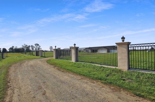 12828 Atkinson Rd, Lodi, CA 95240-9316