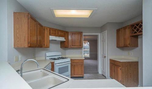 1502 Finley St, Cedar Hill TX  75104-4202 exterior