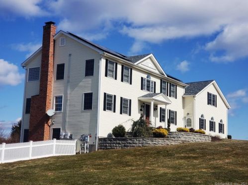 34 Watch Hill Dr, Middletown, CT 06457-6145