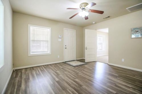 3325 25th St, Fort Worth TX  76106-3304 exterior