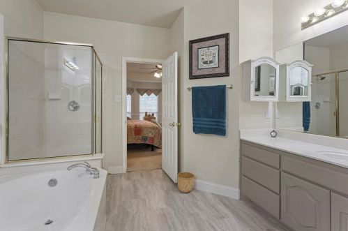 5800 Fathom Dr, Fort Worth TX  76135-7013 exterior