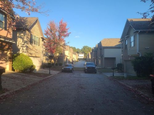 1580 Chattahoochee Ct, Atlanta, GA 30349-5424