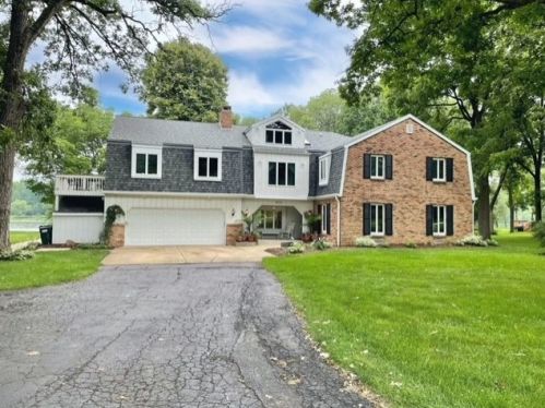 1838 Bittersweet Dr, Saint Anne, IL 60964-4334