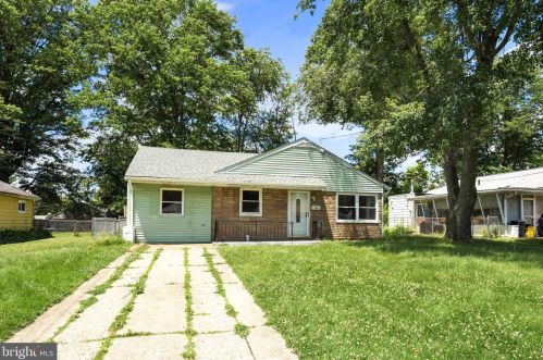 5 Dorset Dr, Trenton, NJ 08618-1515