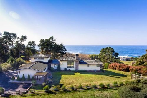 45250 Mar Vista Dr, Mendocino, CA 95460-9763
