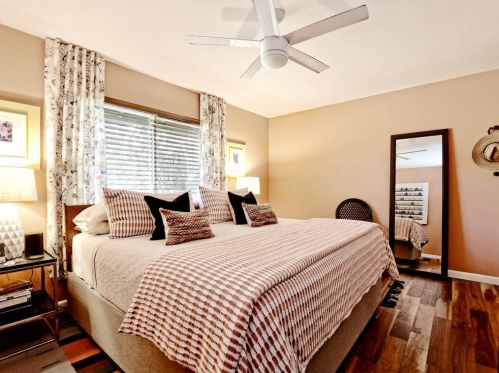 1406 Cardinal Hl Dr, Austin TX  78758-2705 exterior