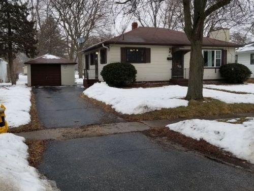 147 Bagley St, Bull Valley, IL 60098-2801