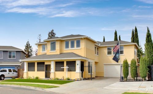 648 Esther Way, Valley Home, CA 95361-3290