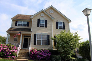 104 Winding Hill Dr, Hackettstown, NJ 07840-5669