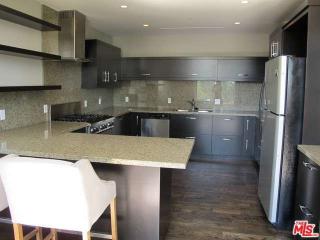 6459 Rodgerton Dr, Los Angeles CA  90068-1917 exterior