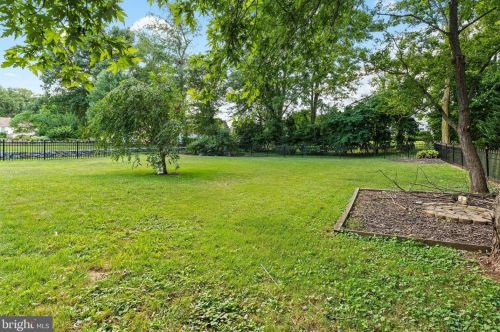 1022 Rockledge Dr, Carlisle PA  17015-9127 exterior