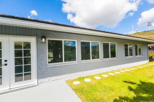 1575 Ala Noni Pl, Honolulu HI  96818-1536 exterior