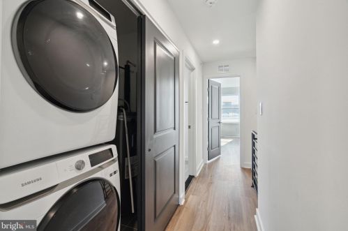 1739 23rd St, Philadelphia PA 19145-1910 exterior