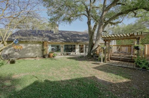 2021 Willowwisp, Taylor Lake Village TX  77586-3312 exterior