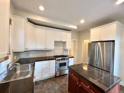 2001 Gaylord St, Denver CO  80205-5621 exterior