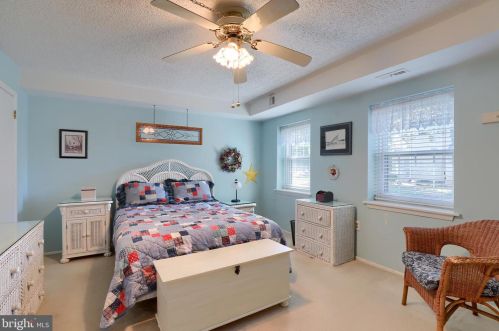 11 Valleybrook Dr, Lancaster PA  17601-4615 exterior