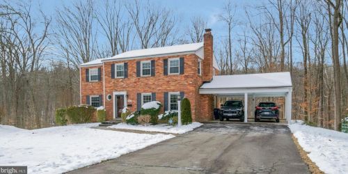7619 Highland St, Springfield, VA 22150-3934