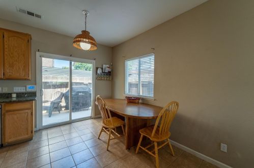 1061 Vermont Ave, Turlock CA  95380-5341 exterior