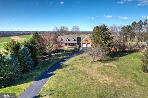 2045 Rockvale Rd, Lancaster PA  17602-1405 exterior