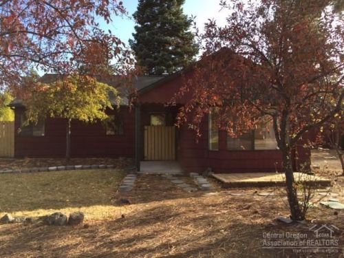 741 Norton Ave, Bend OR  97701-4322 exterior