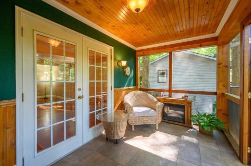 1150 Churchill Downs Rd, Atlanta GA  30319-1024 exterior