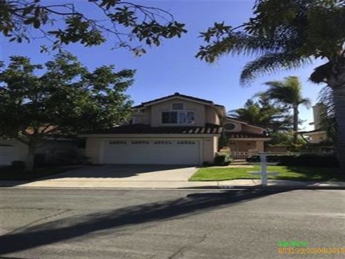 1291 Cassio Ct, Vista, CA 92081-5023