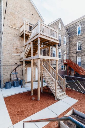 2026 Coulter St, Chicago IL  60608-4108 exterior