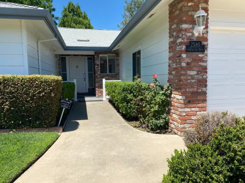 2545 Amberwood Dr, Lodi, CA 95242-4659