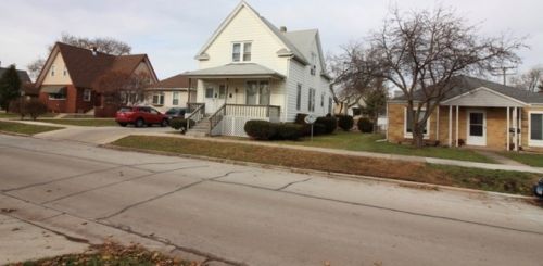 8014 White Ave, Lyons, IL 60534-2072