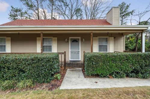 9110 Sourwood Dr, Gainesville, GA 30506-5930