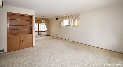 2 Grace St, North Aurora, IL 60542-1628