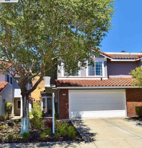 19854 Laurelwood Dr, Hayward, CA 94552-5109