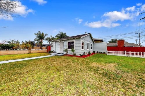 945 Dickel St, Anaheim CA  92805-1808 exterior