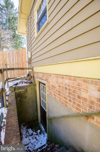 1009 Rosemere Ave, Silver Spring MD 20904-3007 exterior