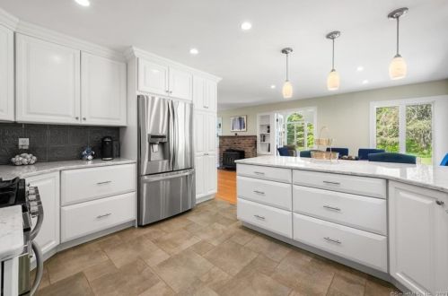 6 Forsyth Rd, Colchester CT  06420-4045 exterior