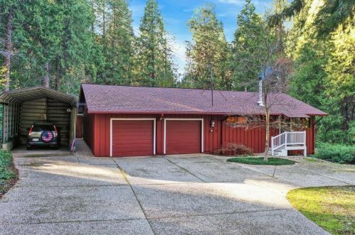 13874 Meadow View Dr, Grass Valley, CA 95945-9007