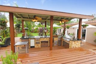 1591 Larson Ln, Fallbrook, CA 92028-4390