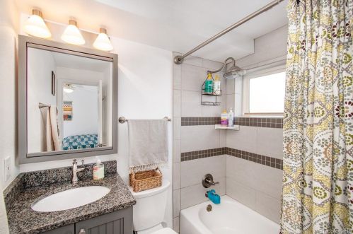 18947 61st Ave, Denver CO 80403-2103 exterior