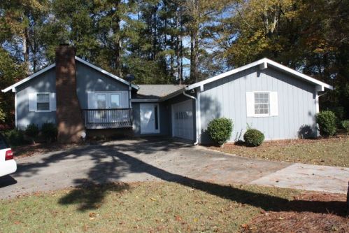 4626 Glore Rd, Mableton, GA 30126-5527