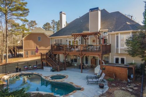2015 Hubbard Ct, Villa Rica, GA 30180-5842