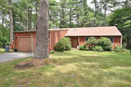 44 Town Farm Rd, Coventry, RI 02816-8941