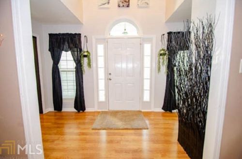 107 Pond Dr, Kathleen, GA 31047-3202