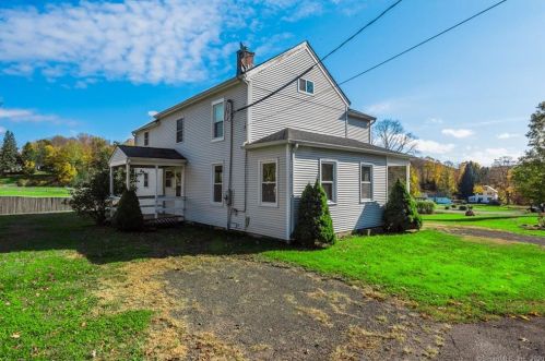 56 End Ave, Durham, CT 06422-2902