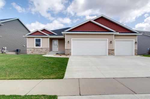 129 Bluff Ln, Dundas, MN 55019-3973