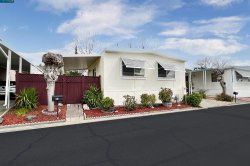 31 Terrace Dr, Concord CA  94518-2058 exterior