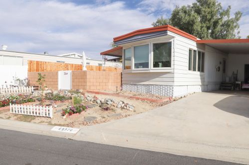 69370 Poolside Dr, Desert Hot Springs, CA 92241-8723