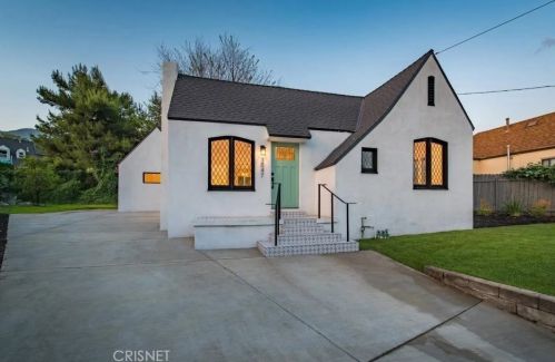 3047 Prospect Ave, Glendale CA  91214-3425 exterior