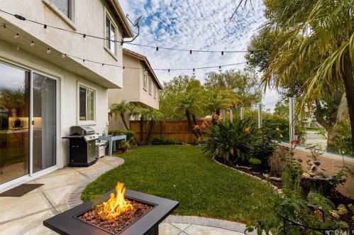 8815 Heatherwood Rd, Anaheim CA  92808-1695 exterior